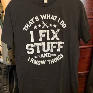 New w/out tag Gildan carpenter/electrician shirt